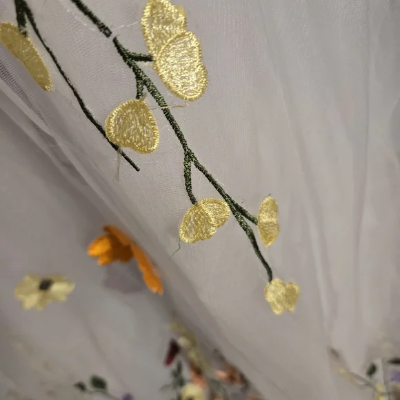 Floral Embroidered Gown Corset Back Size 10 - Picture 12 of 12